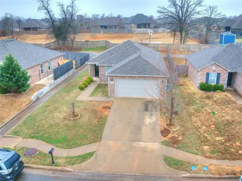 10828 NE 8th Ter, Midwest City, OK 73130
