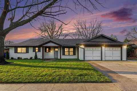 3926 Briarcrest Dr, Norman, OK 73072