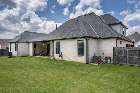 Exterior - 3116 Basanova Dr, Edmond, OK 73034 photo 6 of 8