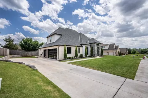 Exterior - 3116 Basanova Dr, Edmond, OK 73034 photo 3 of 8