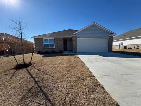 941 S Buffalo Ln, Mustang, OK 73064