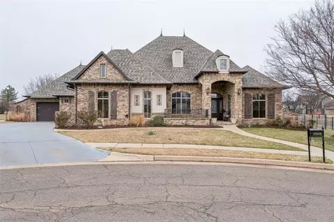 17205 Osprey Cir, Edmond, OK 73012