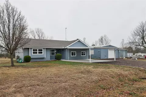 Exterior - 5590 E Lakeview Dr, Harrah, OK 73045 photo 2 of 9