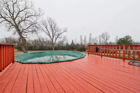 Exterior - 5590 E Lakeview Dr, Harrah, OK 73045 photo 6 of 9