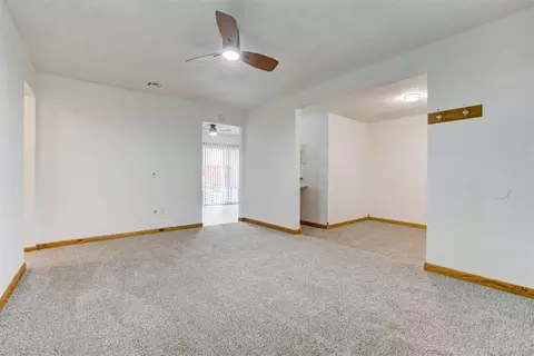Living - 5590 E Lakeview Dr, Harrah, OK 73045 photo 4 of 5