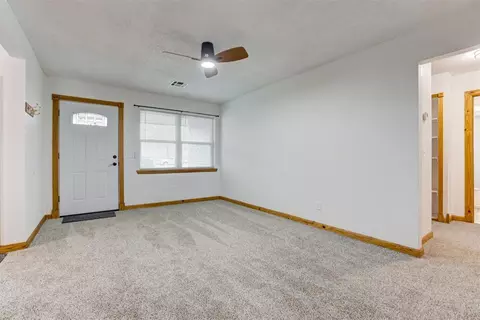 Living - 5590 E Lakeview Dr, Harrah, OK 73045 photo 2 of 5