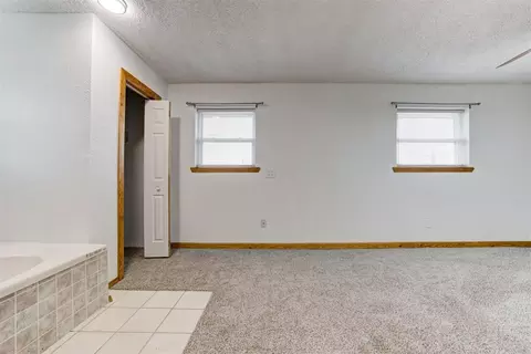 Bedroom - 5590 E Lakeview Dr, Harrah, OK 73045 photo 5 of 7