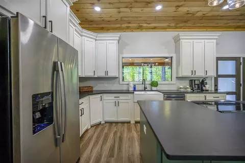 Kitchen - 114 Eagle Pine Ln, Broken Bow, OK 74728 photo 4 of 4