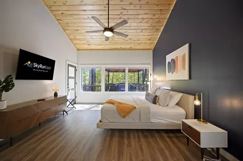 Bedroom - 114 Eagle Pine Ln, Broken Bow, OK 74728 photo 4 of 9