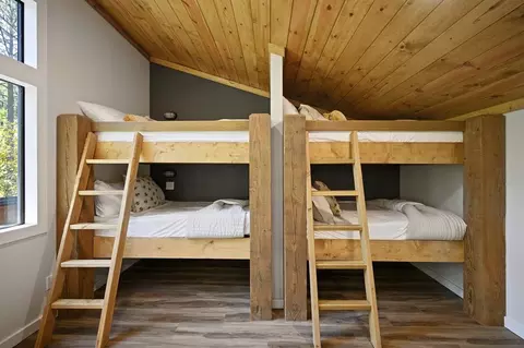 Bedroom - 114 Eagle Pine Ln, Broken Bow, OK 74728 photo 9 of 9