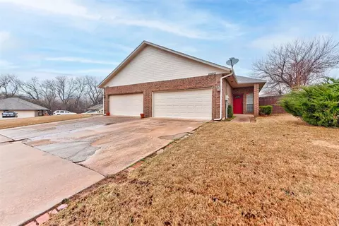 12515 SW 3rd St, Yukon, OK 73099