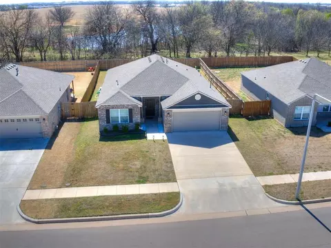 506 SE 7th Pl, Newcastle, OK 73065