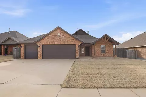 809 Bobcat Trl, Yukon, OK 73099
