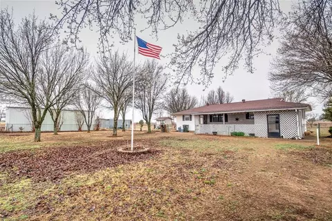 Exterior - 352529 E 850 Rd, Stroud, OK 74079 photo 4 of 13