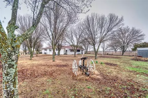 Exterior - 352529 E 850 Rd, Stroud, OK 74079 photo 5 of 13