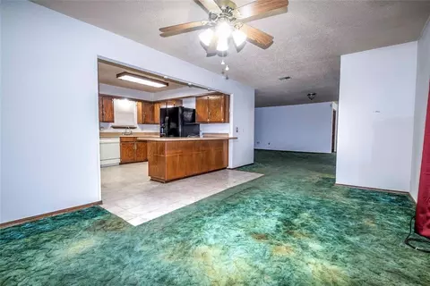 Living - 352529 E 850 Rd, Stroud, OK 74079 photo 3 of 4