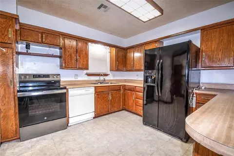 Kitchen - 352529 E 850 Rd, Stroud, OK 74079 photo 1 of 1