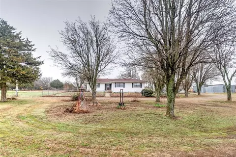 Exterior - 352529 E 850 Rd, Stroud, OK 74079 photo 9 of 13