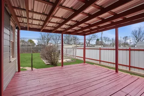 Exterior - 1020 N Lee St, Altus, OK 73521 photo 11 of 12