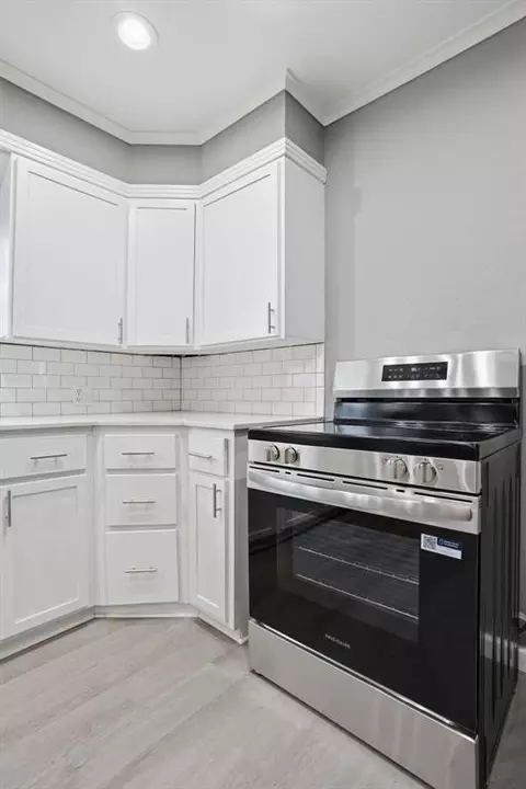 Kitchen - 1020 N Lee St, Altus, OK 73521 photo 3 of 5