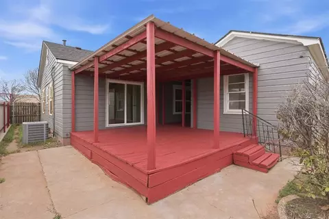 Exterior - 1020 N Lee St, Altus, OK 73521 photo 12 of 12
