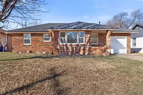 9507 Stratford Dr, The Village, OK 73120