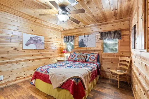 Bedroom - 114 Marlin Dr, Broken Bow, OK 74728 photo 4 of 7