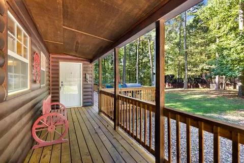 Exterior - 114 Marlin Dr, Broken Bow, OK 74728 photo 3 of 7