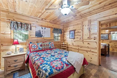 Bedroom - 114 Marlin Dr, Broken Bow, OK 74728 photo 5 of 7
