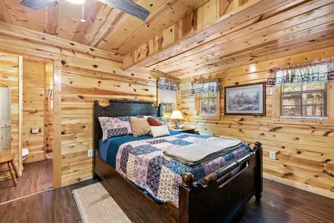 Bedroom - 114 Marlin Dr, Broken Bow, OK 74728 photo 1 of 7