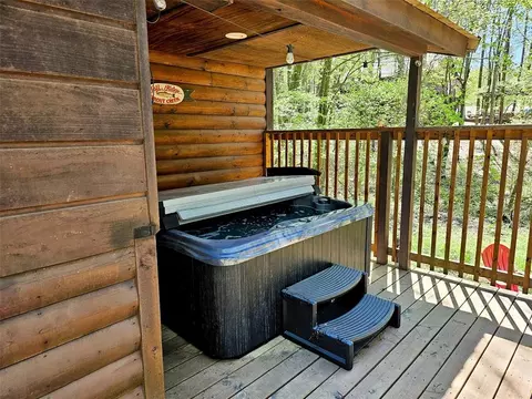 Exterior - 114 Marlin Dr, Broken Bow, OK 74728 photo 5 of 7