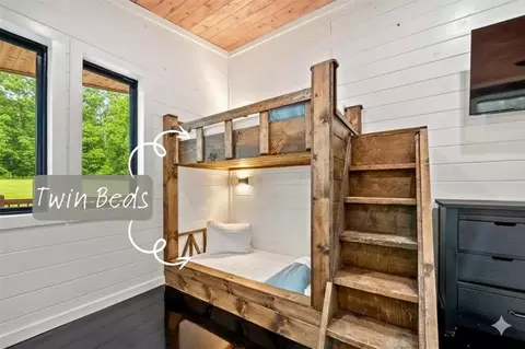 Bedroom - 36 Winding Hemlock Cir, Broken Bow, OK 74728 photo 4 of 5