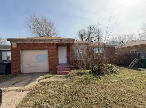 2032 NE Grand Blvd, Oklahoma City, OK 73111