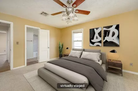 Bedroom - 512 W Daws St, Norman, OK 73069 photo 6 of 9