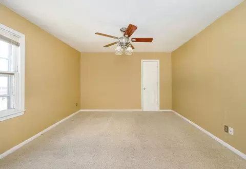 Bedroom - 512 W Daws St, Norman, OK 73069 photo 4 of 9