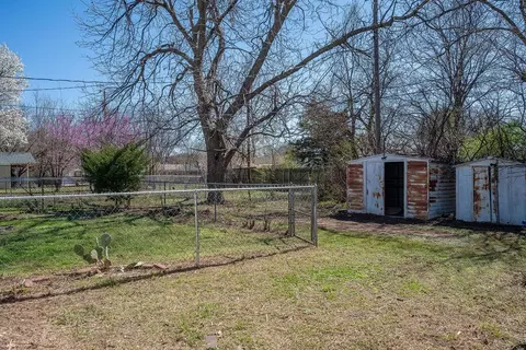 Exterior - 512 W Daws St, Norman, OK 73069 photo 9 of 11