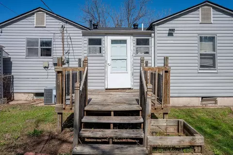Exterior - 512 W Daws St, Norman, OK 73069 photo 7 of 11