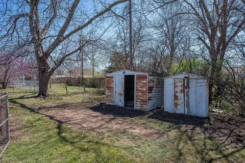Exterior - 512 W Daws St, Norman, OK 73069 photo 8 of 11