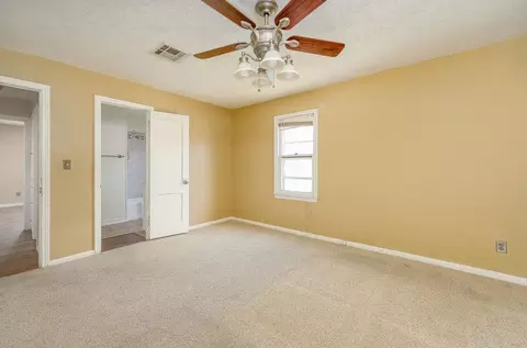 Bedroom - 512 W Daws St, Norman, OK 73069 photo 5 of 9