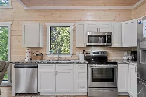 Kitchen - 62 Coffee Tree Trl, Broken Bow, OK 74728 photo 2 of 2