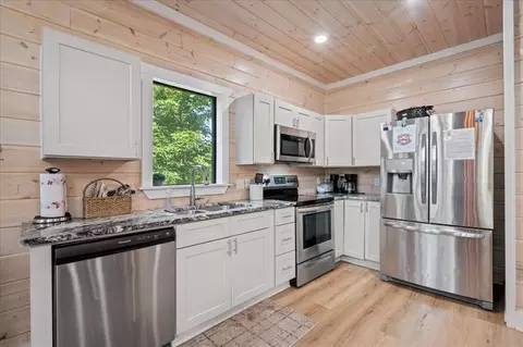 Kitchen - 62 Coffee Tree Trl, Broken Bow, OK 74728 photo 1 of 2