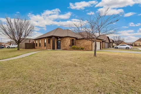 3001 Prairie Field Ln, Moore, OK 73160