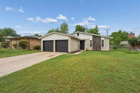 8209 NW 28th St, Bethany, OK 73008
