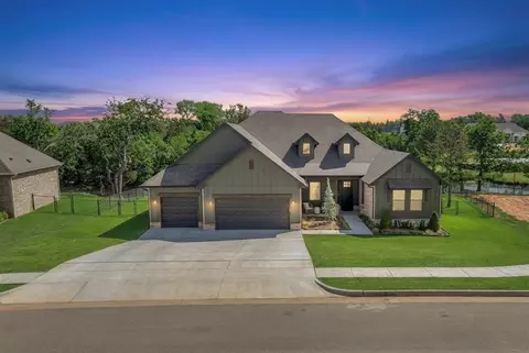 8110 Goldfinch Dr, Guthrie, OK 73044