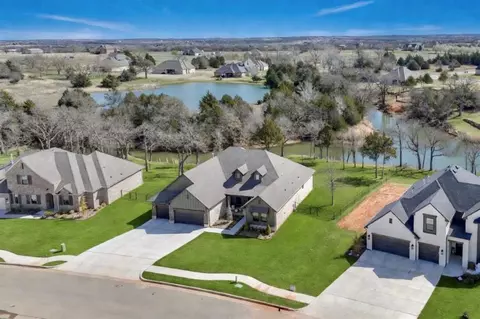 8110 Goldfinch Dr, Guthrie, OK 73044