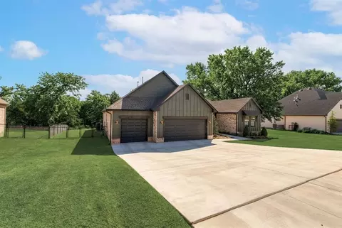 8110 Goldfinch Dr, Guthrie, OK 73044