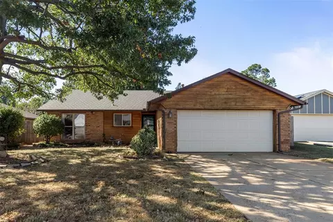 3827 Skyward Cir, Yukon, OK 73099