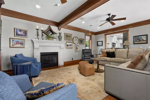 Living - 3620 W Beech Ave, Duncan, OK 73533 photo 2 of 4