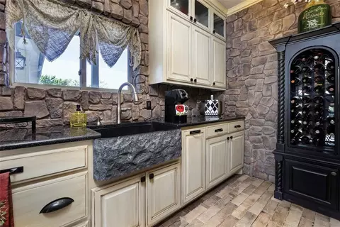 Kitchen - 3620 W Beech Ave, Duncan, OK 73533 photo 4 of 5