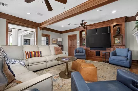Living - 3620 W Beech Ave, Duncan, OK 73533 photo 3 of 4